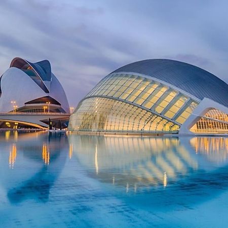 Valencia Las Artes Y Ciencias + Garaje + Netflix ภายนอก รูปภาพ